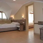 In Forest Apartmanhotel