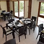 Apartmanhotel In Forest 3*