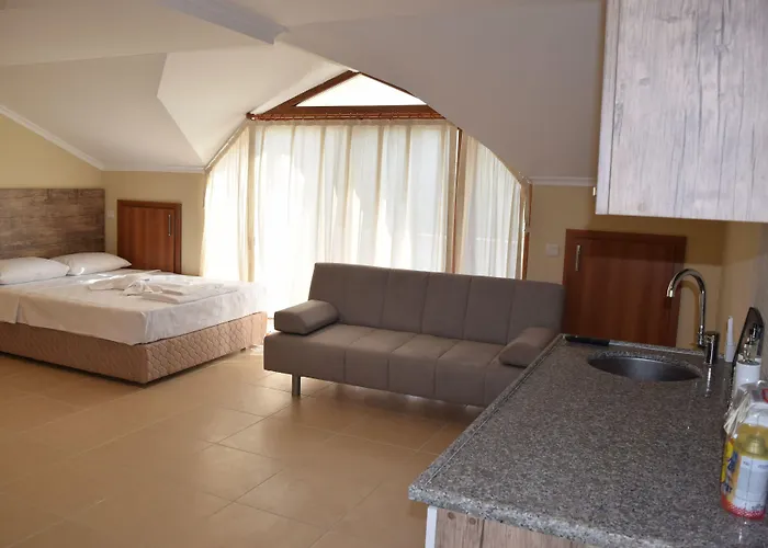 In Forest Aparthotel 3*