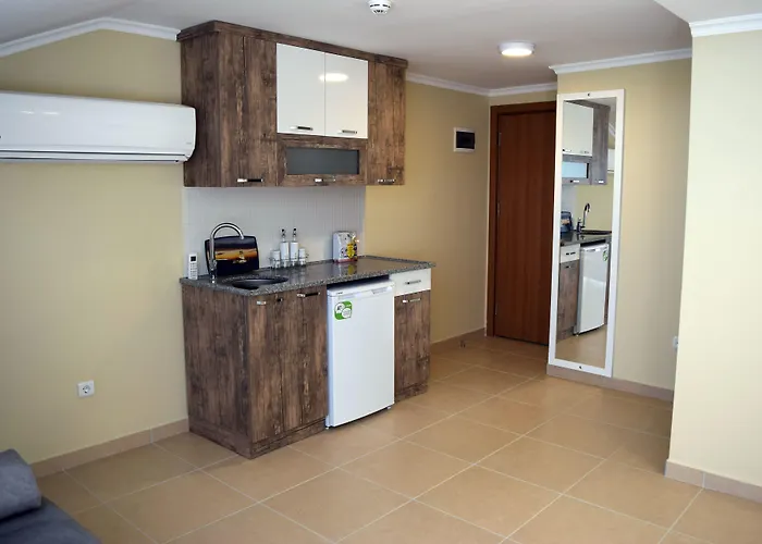 Aparthotel In Forest 3*