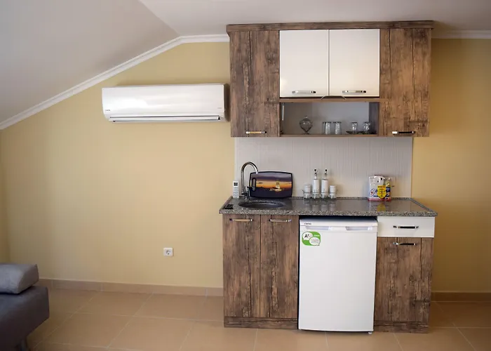 In Forest Aparthotel 3*