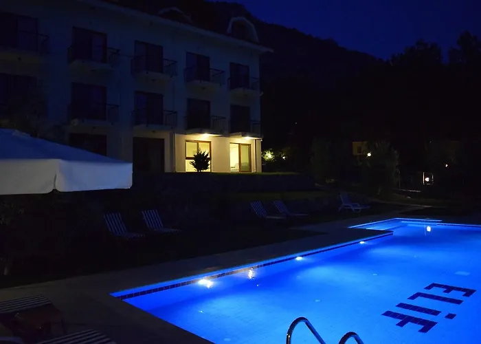 Aparthotel In Forest