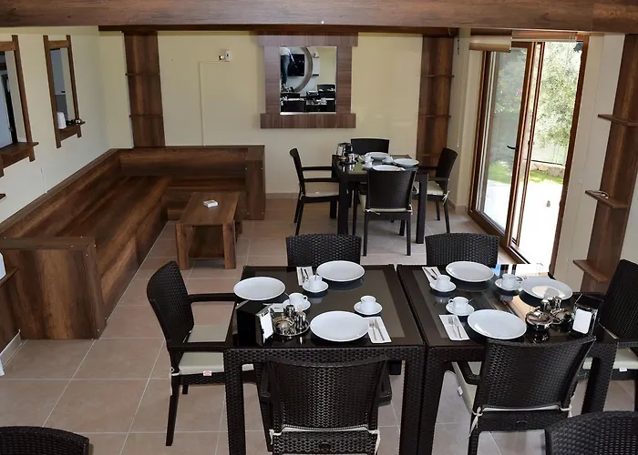 In Forest Aparthotel 3*