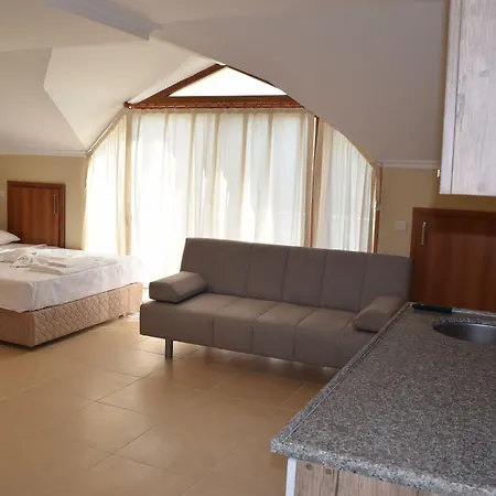 In Forest Apartahotel 3*