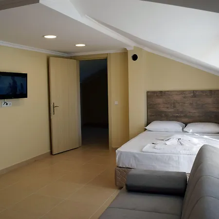 In Forest Apartahotel 3*