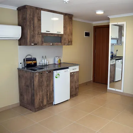 Apartahotel In Forest 3*