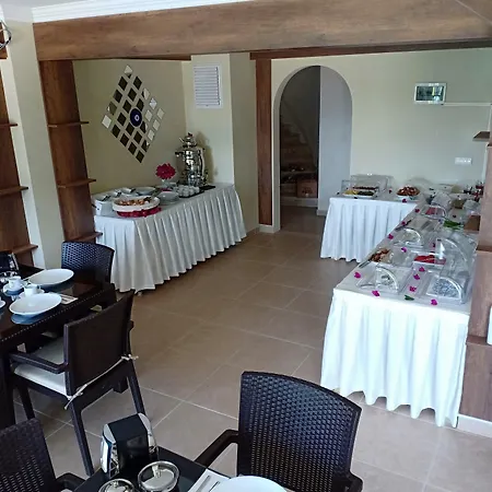 Apartahotel In Forest