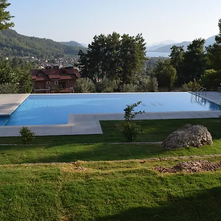 In Forest Apartahotel