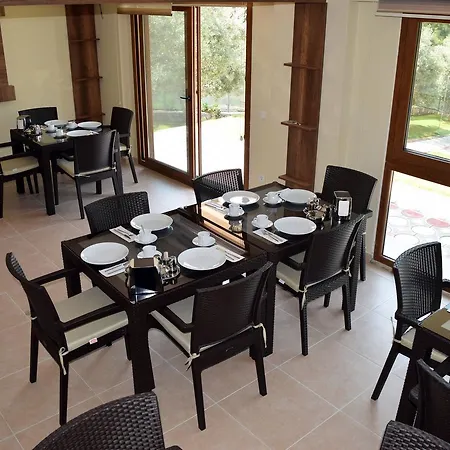 Apartahotel In Forest 3*