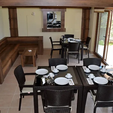 In Forest Apartahotel 3*